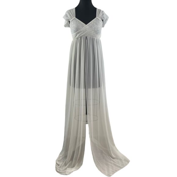 VINTAGE White Nightgown Sleep Dress Short Sleeves Split Front Skirt V-Neckline - Picture 1 of 7